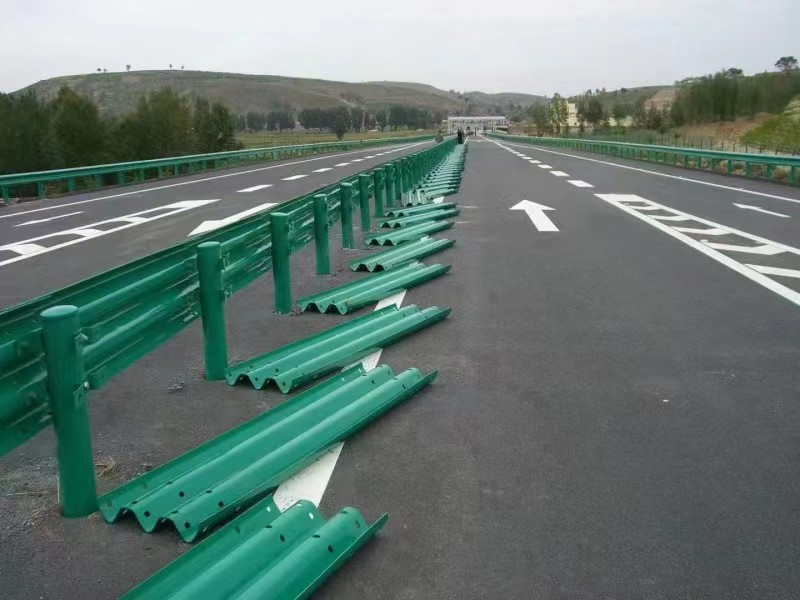 喷塑三波正在施工